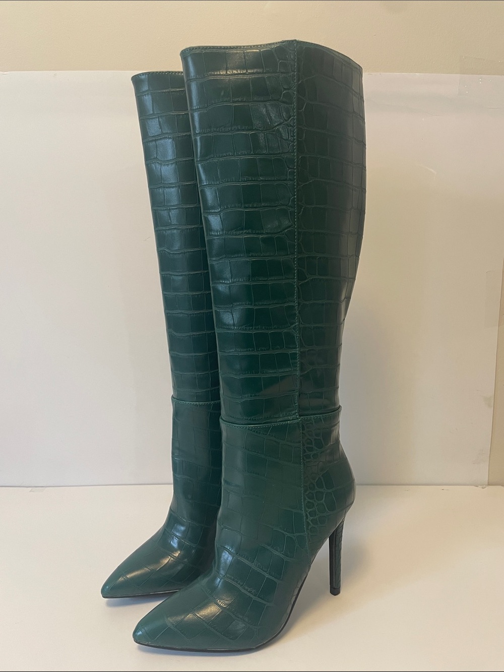 GUESS GWRUKE Green Croc Knee High Stiletto Boots US 5